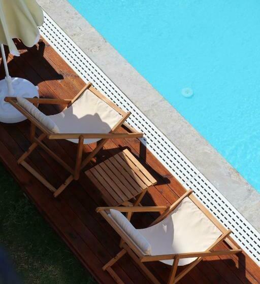 اتاق استاندارد سه تخته با چشم‌انداز استخر, La Sorella Butik