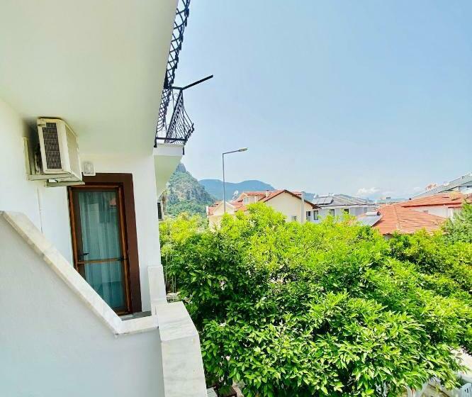 اتاق استاندارد سه تخته با چشم‌انداز استخر, La Sorella Butik