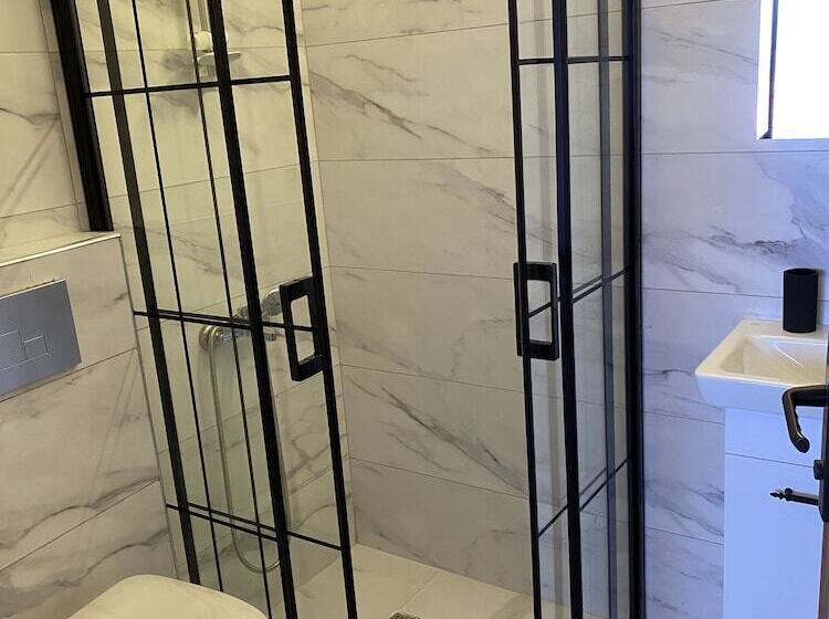 اتاق استاندارد سه نفره, La Sorella Butik