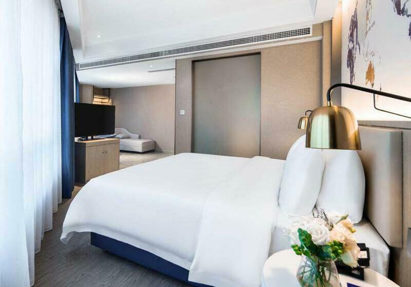 Номер Стандартный с Видом, Kyriad Marvelous Hotel Guizhou Dujun Center Wanda Plaza
