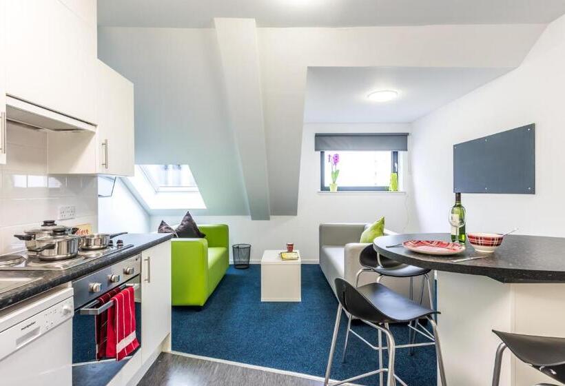 דירת 5 חדרי שינה, Destiny Student Shrubhill   Campus Accommodation