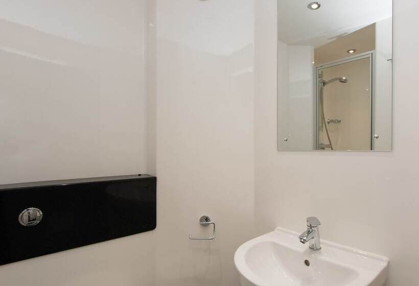 5 Bedroom Apartment, Destiny Student Shrubhill   Campus Accommodation