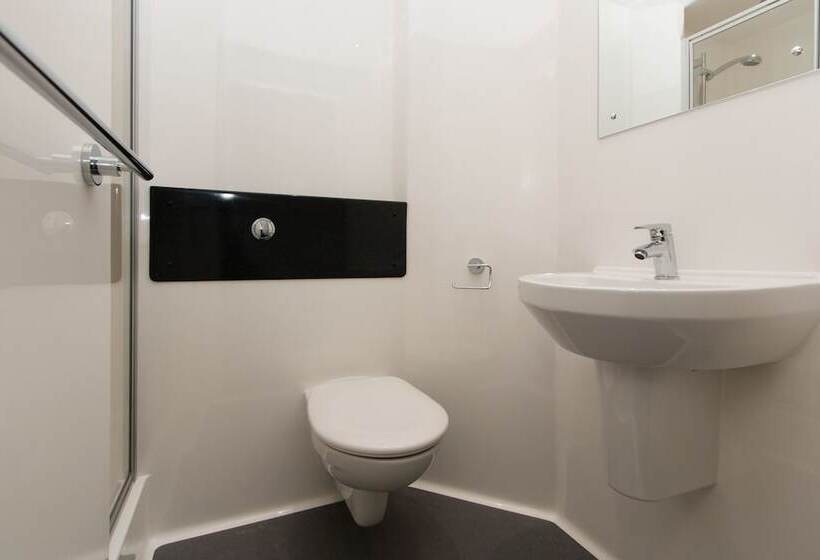 דירת 5 חדרי שינה, Destiny Student Shrubhill   Campus Accommodation