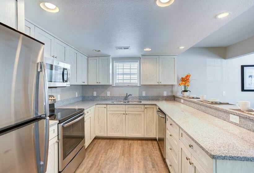 Люкс 2 Спальни, Hilton Vacation Club Beachwoods Kitty Hawk