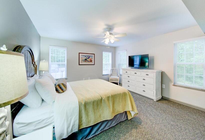 Люкс 3 Спальни, Hilton Vacation Club Beachwoods Kitty Hawk