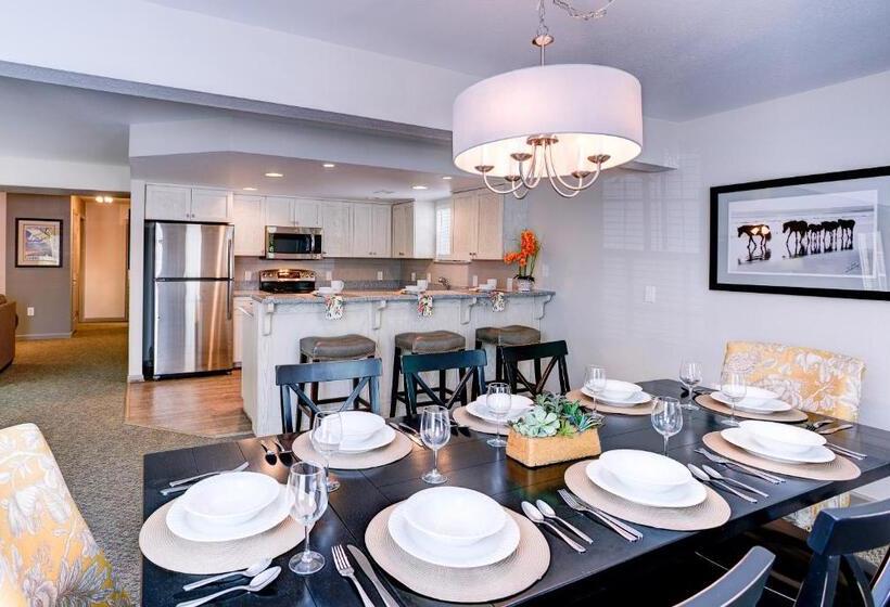 Люкс 3 Спальни, Hilton Vacation Club Beachwoods Kitty Hawk