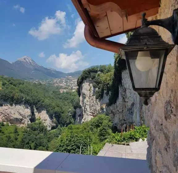 اتاق لوکس, Agriturismo Orrido Di Pino