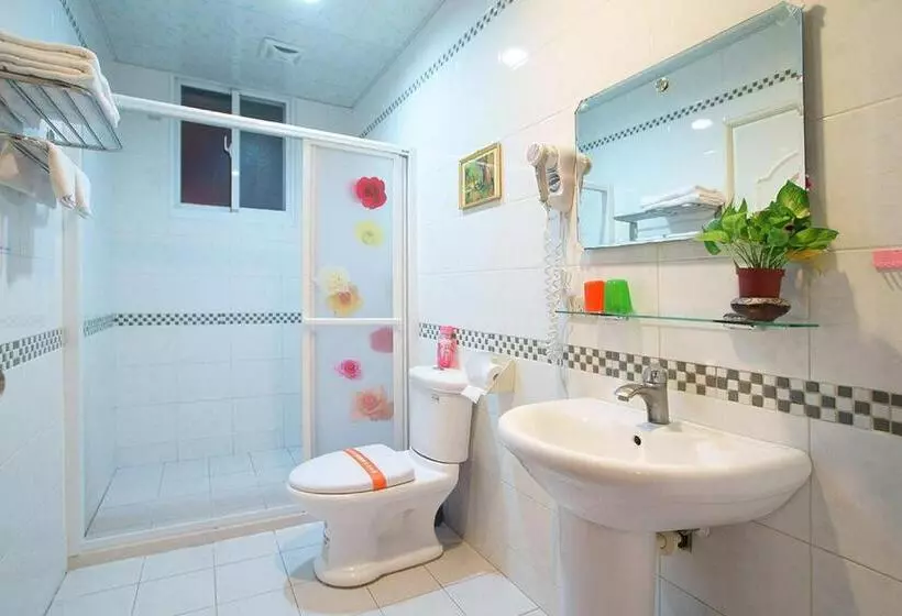 اتاق استاندارد سه نفره, Rose Garden Homestay
