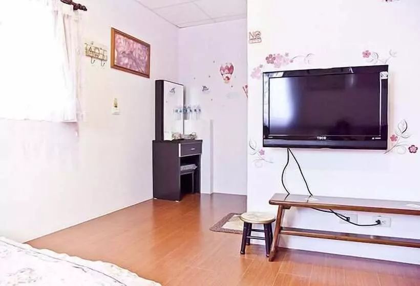 اتاق استاندارد چهار تخته, Rose Garden Homestay