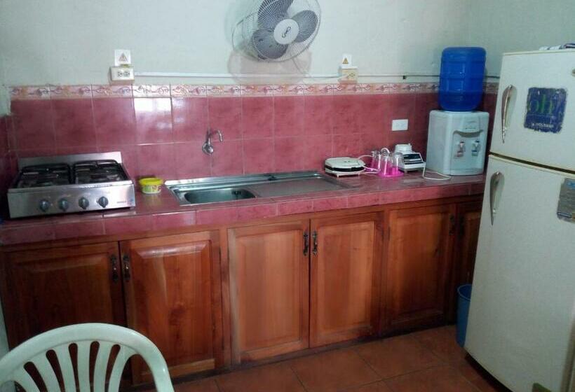 Quarto Quádruplo Estandar, Hostal Miconia