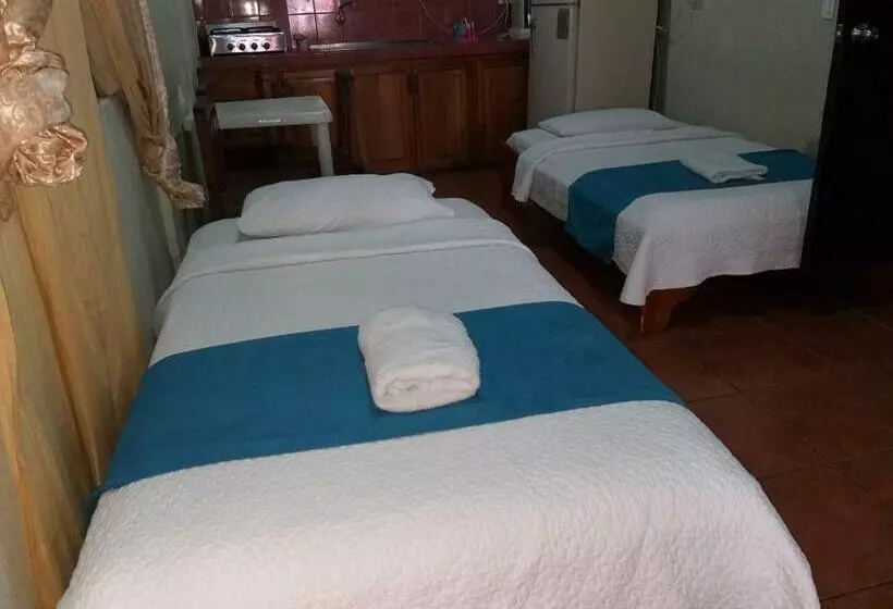 スタンダード４人部屋, Hostal Miconia