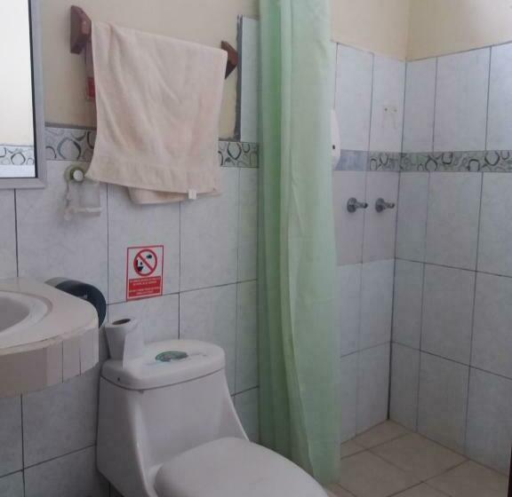 חדר סטנדרט לארבעה, Hostal Miconia