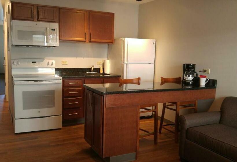 سوییت لوکس, Affordable Suites Of America Portage