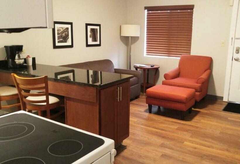 سوییت لوکس, Affordable Suites Of America Portage