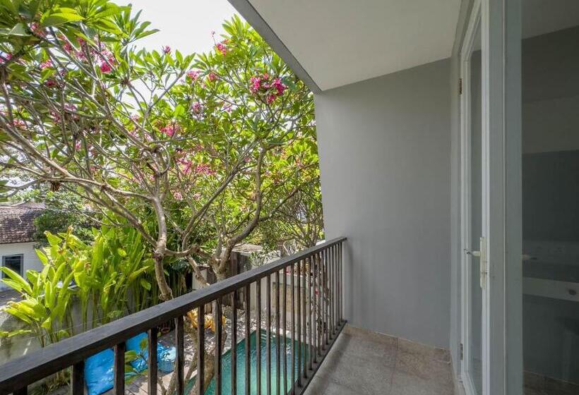 חדר סטנדרט עם מרפסת, Hola Seminyak