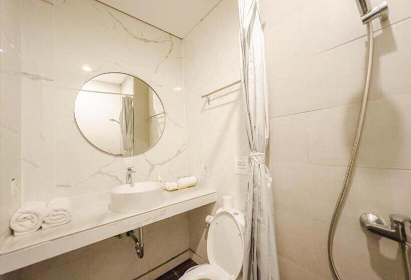 חדר סטנדרט עם מרפסת, Hola Seminyak