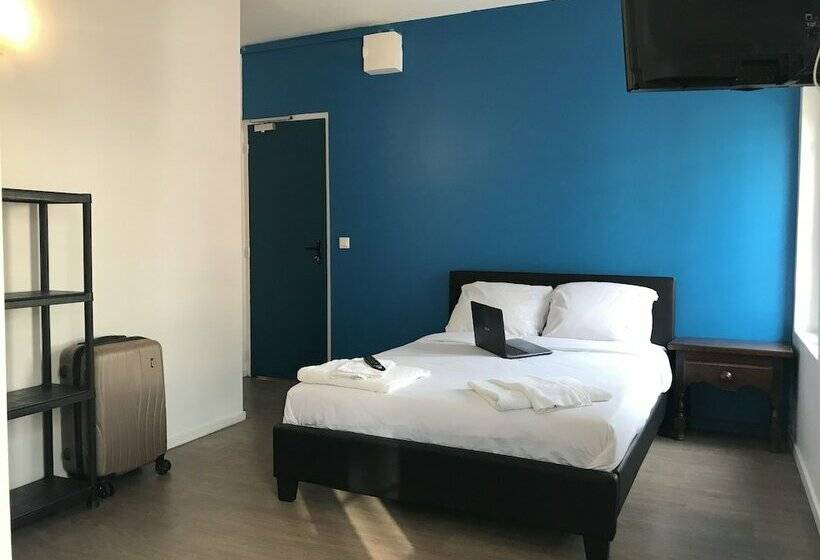 Трехместный Номер Базовый, Hôtel Le Saint Quentin