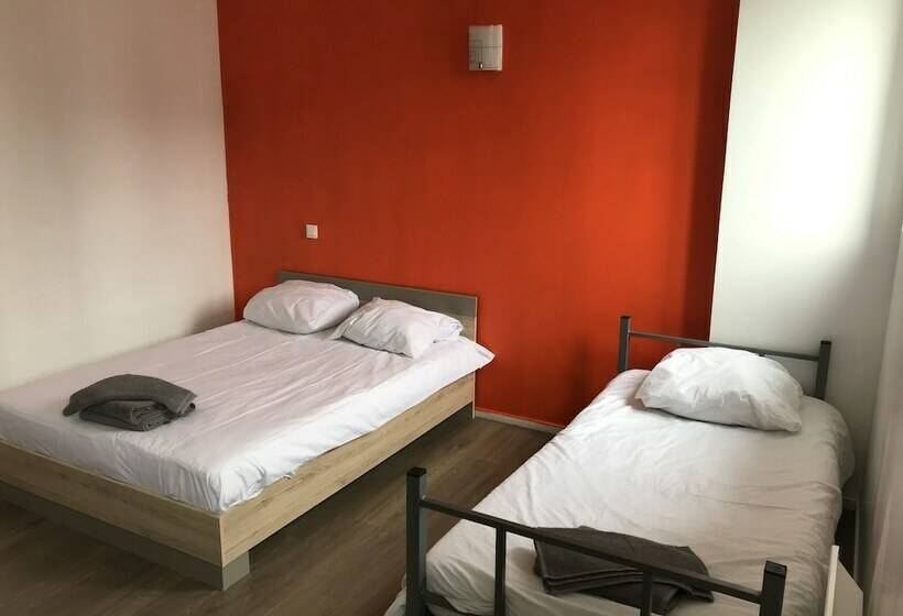 Трехместный Номер Базовый, Hôtel Le Saint Quentin