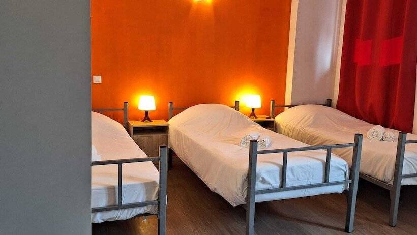 Трехместный Номер Базовый, Hôtel Le Saint Quentin