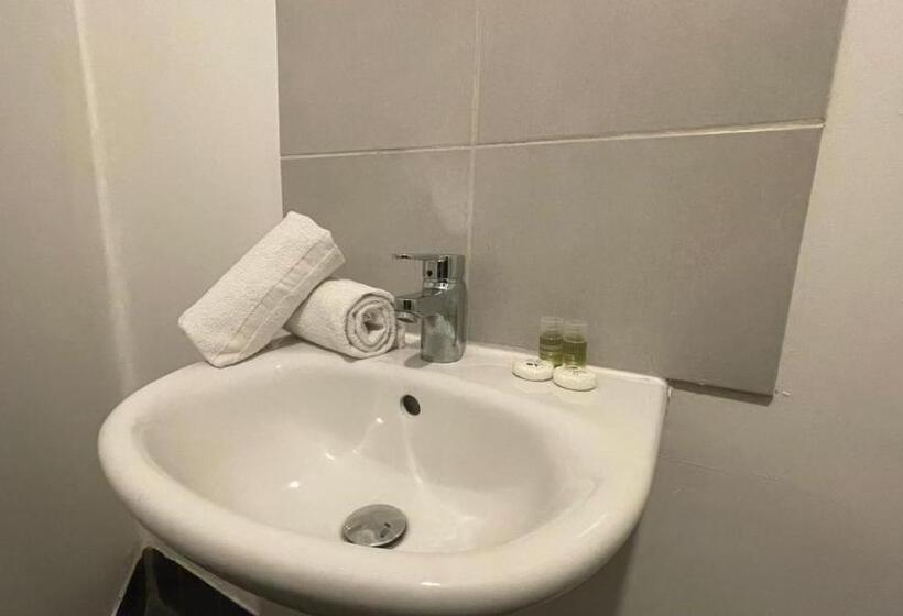 Номер Стандарт Индивидуальный, Hôtel Le Saint Quentin