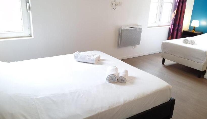 Номер Стандарт Трехместный, Hôtel Le Saint Quentin