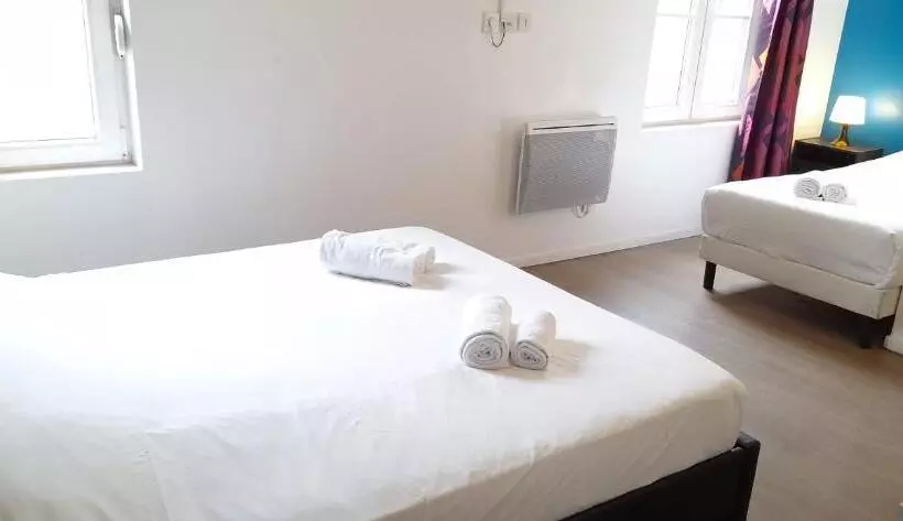 スタンダードトリプルルーム, Hôtel Le Saint Quentin
