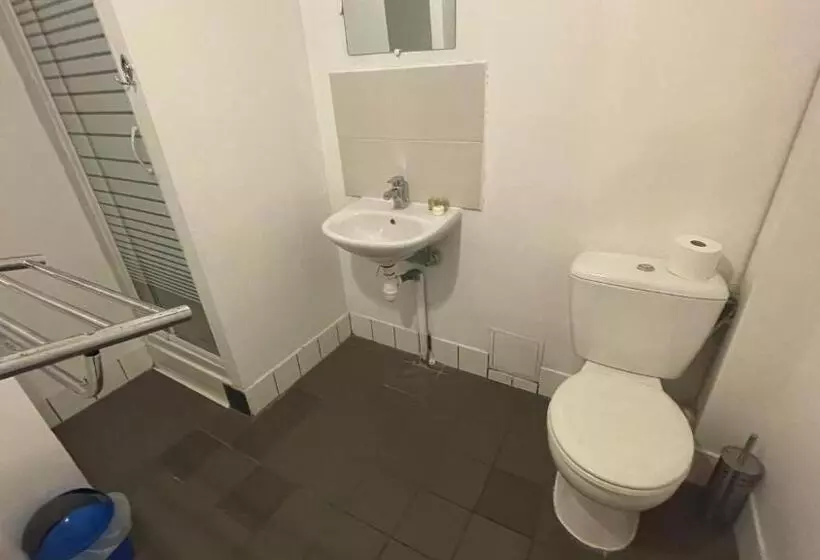 スタンダードトリプルルーム, Hôtel Le Saint Quentin