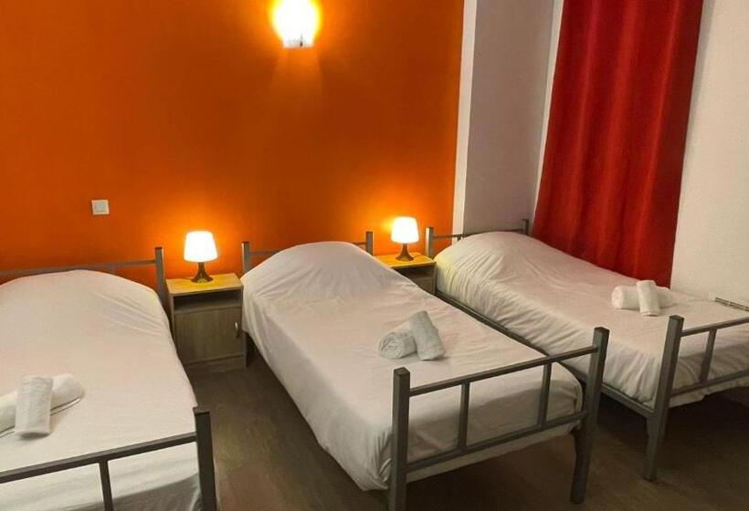 Трехместный Номер Базовый, Hôtel Le Saint Quentin