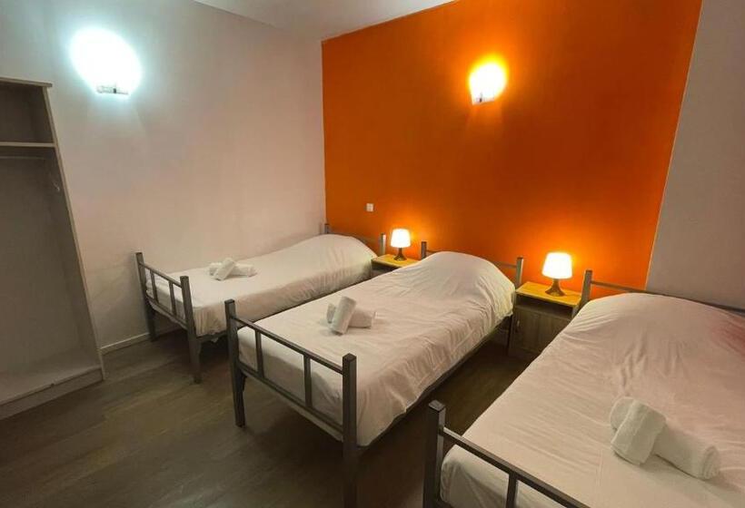 Трехместный Номер Базовый, Hôtel Le Saint Quentin