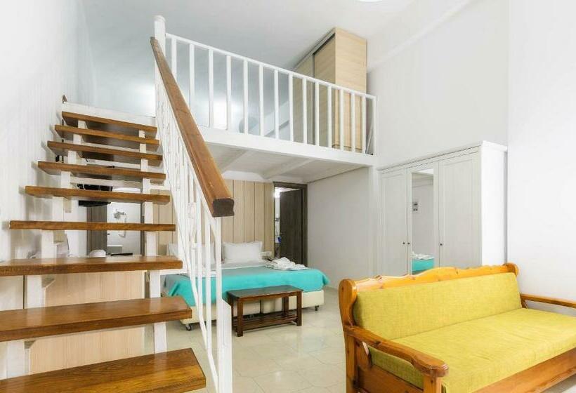 Семейный Номер, Iakinthos Tsilivi Beach