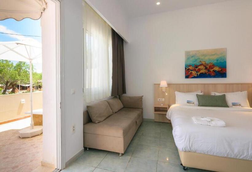 Полулюкс, Iakinthos Tsilivi Beach