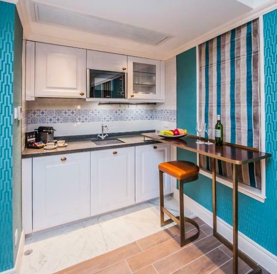 سوییت لوکس, Madera Hollywood