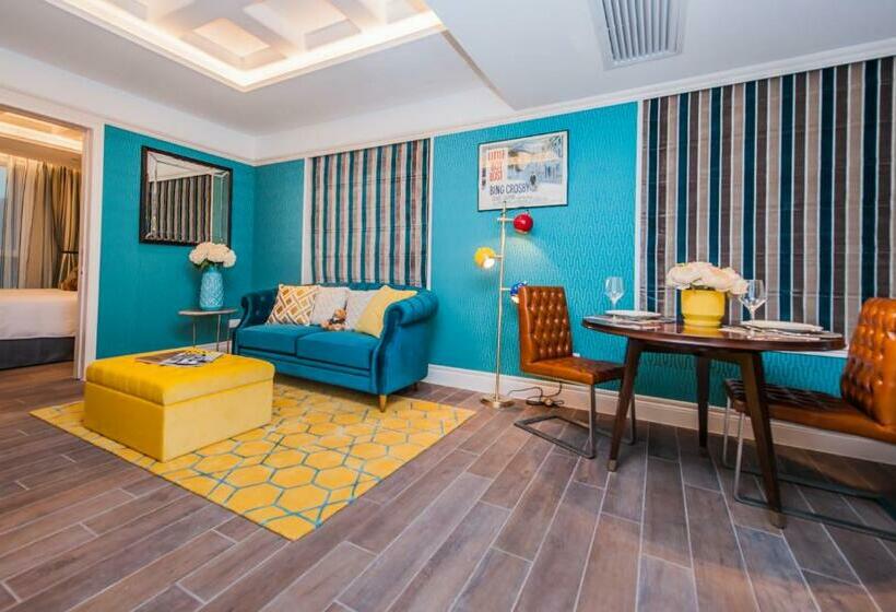 سوییت لوکس, Madera Hollywood