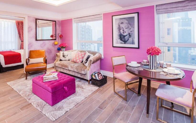 سوییت, Madera Hollywood