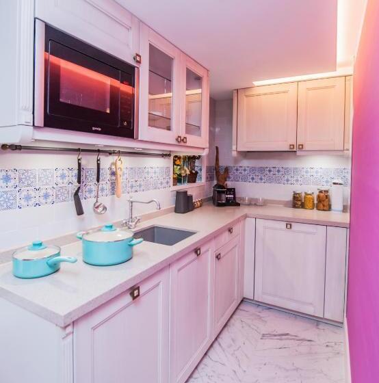 سوییت, Madera Hollywood