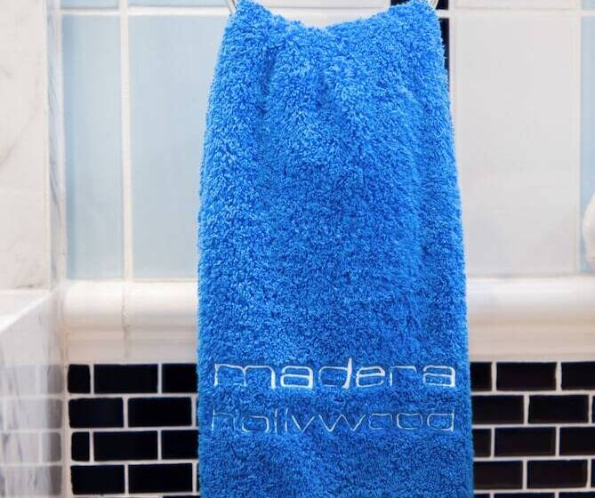 سوییت لوکس, Madera Hollywood