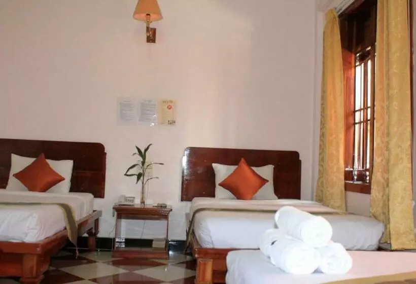 スタンダードトリプルルーム, Nawin Palace Guesthouse