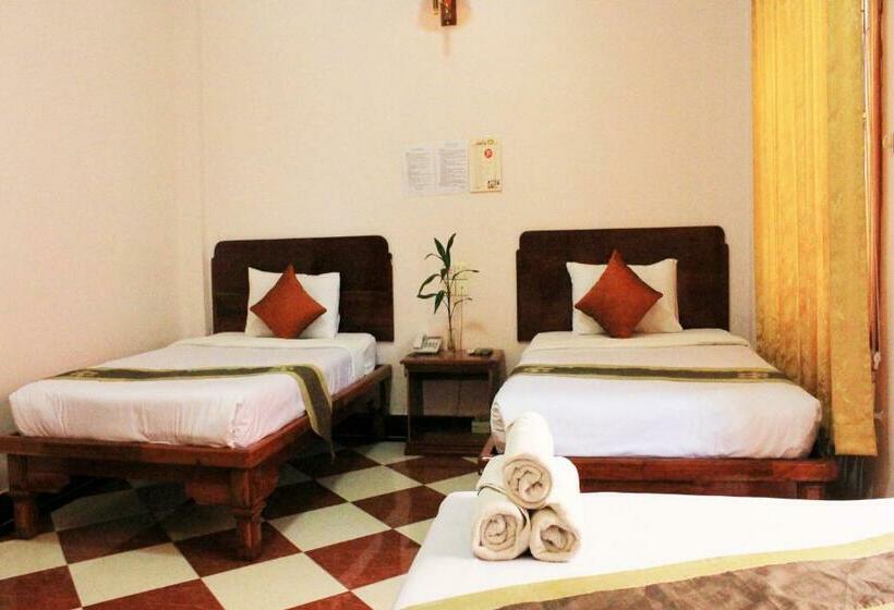 スタンダードトリプルルーム, Nawin Palace Guesthouse