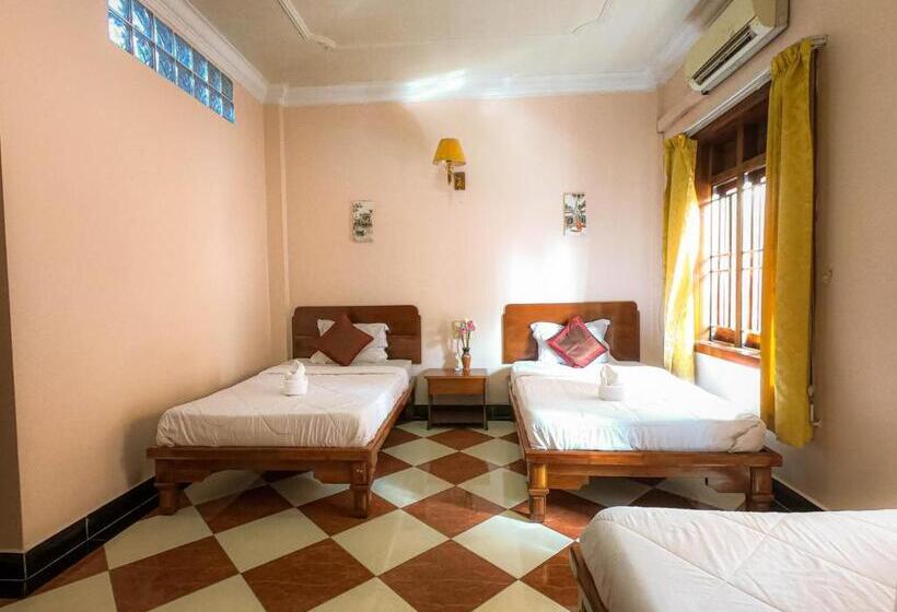 חדר סטנדרט לשלושה, Nawin Palace Guesthouse