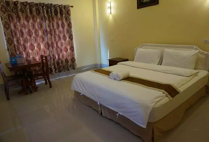Quarto Estandar, Phommala
