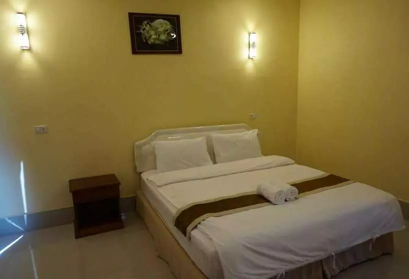 Quarto Estandar, Phommala