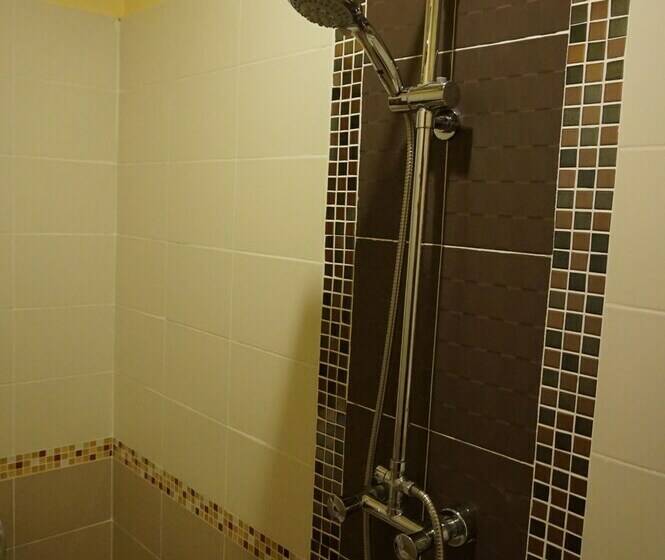 غرفة قياسية, Phommala