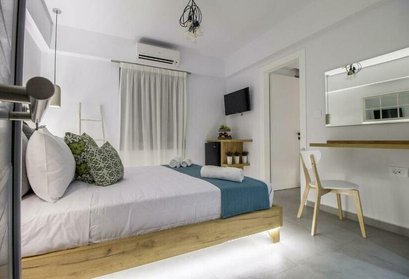 Standard Triple Room, Margaret Of Naxos