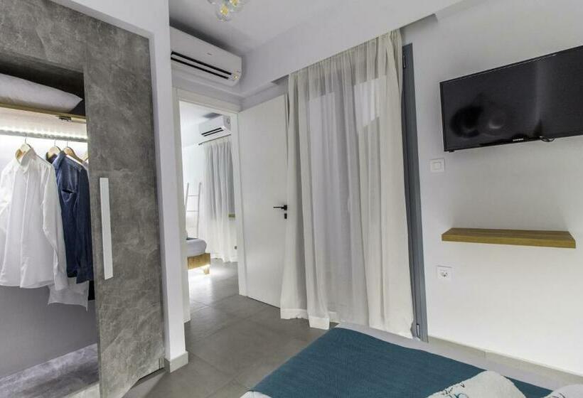 Standard Triple Room, Margaret Of Naxos