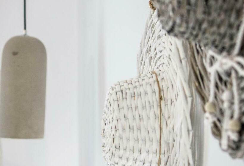 Standard Triple Room, Margaret Of Naxos