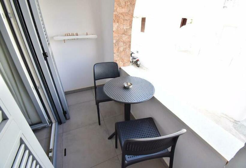 Standard Triple Room, Margaret Of Naxos