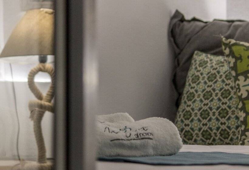 Standard Triple Room, Margaret Of Naxos