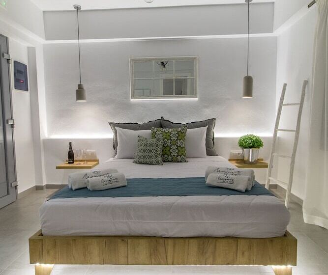 Standard Triple Room, Margaret Of Naxos