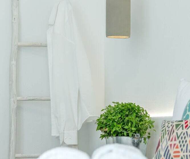 Bed in Shared Room, Margaret Of Naxos