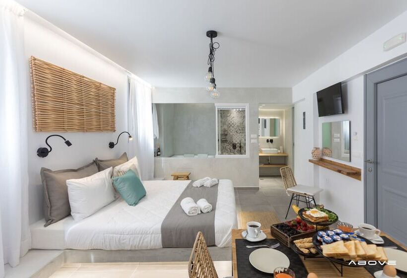 Suite with Hot Tub, Margaret Of Naxos